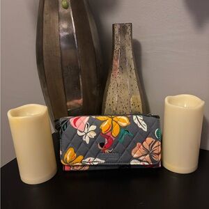 Vera Bradley Gray Floral Quilted Crossbody/Wristlet - Two- In-One